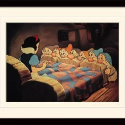 Pyramid International Disney - Mounted & Framed 30x40 Print - Snow White Bed