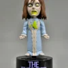 NECA L'exorciste Body Knocker Bobble Figure Regan 16 Cm 2 NECA L'exorciste Body Knocker Bobble Figure Regan 16 Cm -Magasin De Jouets l exorciste body knocker bobble figure regan 16 cm