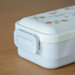 Mon Voisin Totoro - Collec. Framboise -bento 4 Fermetures 186x108x62mm -Magasin De Jouets mon voisin totoro collec framboise bento 4 fermetures 186x108x62mm 63ec4ad549e84