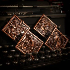 FANATTIK Resident Evil Viii - Set 4 Medaillon House Crest - Edition Limitée -Magasin De Jouets resident evil viii set 4 medaillon house crest edition limitee 63c760c60d661