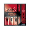 Stranger Things - Set Notebook A5 + Stylo à Bille -Magasin De Jouets stranger things set notebook a5 stylo a bille