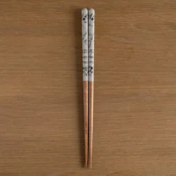 Studio Ghibli Baguettes Laquées Kiki La Petite Sorcière Marron 21 Cm