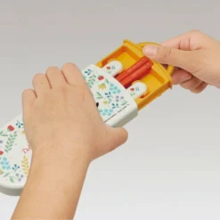 Studio Ghibli-kiki Petite Sorcière-set Baguette Cuillère Et Fourchette -Magasin De Jouets studio ghibli kiki petite sorciere set baguette cuillere et fourchette 6284aeb4959d1